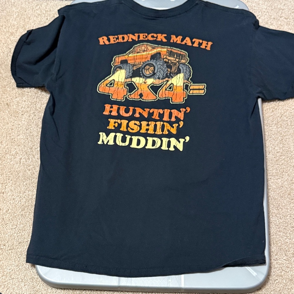 Men’s large Lincoln outfitters tshirt